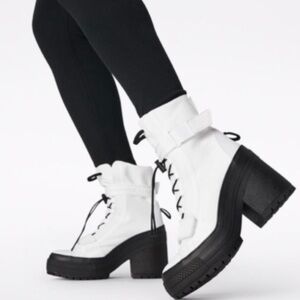 Converse Women's Black and White Lace Up Boots
